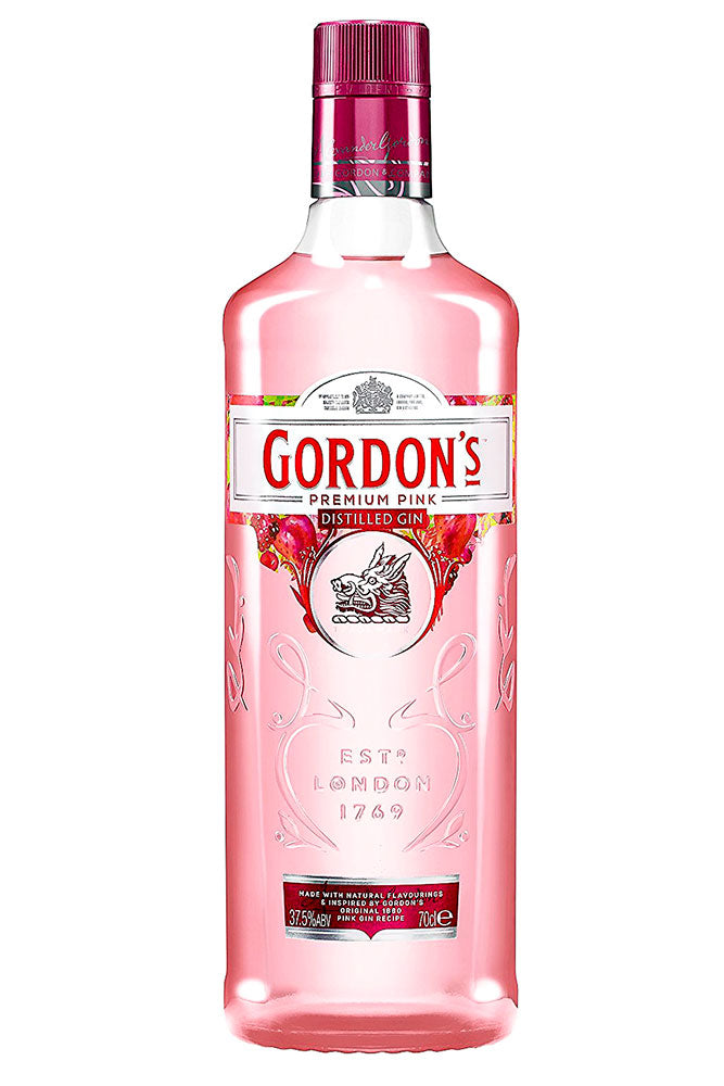 Botella de 70 cl de Ginebra Gordon's Pink, una ginebra afrutada inglesa elaborada en Londres. Con sabor a frutos rojos, ideal para gin-tonic. Presentada en botella de vidrio de color rosa claro.