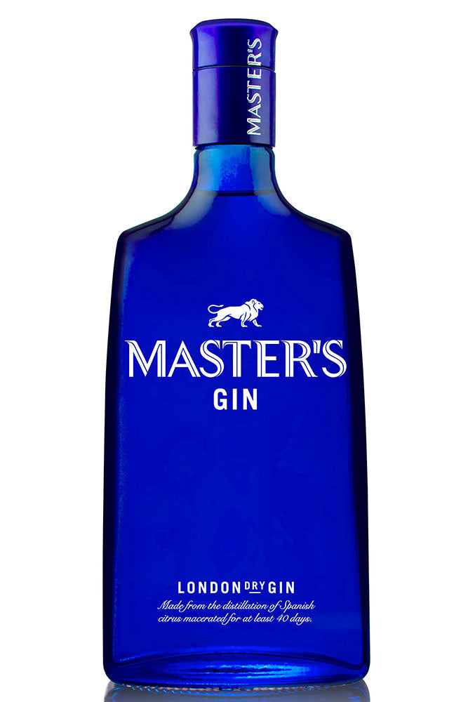 Botella de 70 cl de Ginebra Master's, una London Dry española con cítricos como limón y naranja amarga. Presentada en botella de vidrio transparente azul.