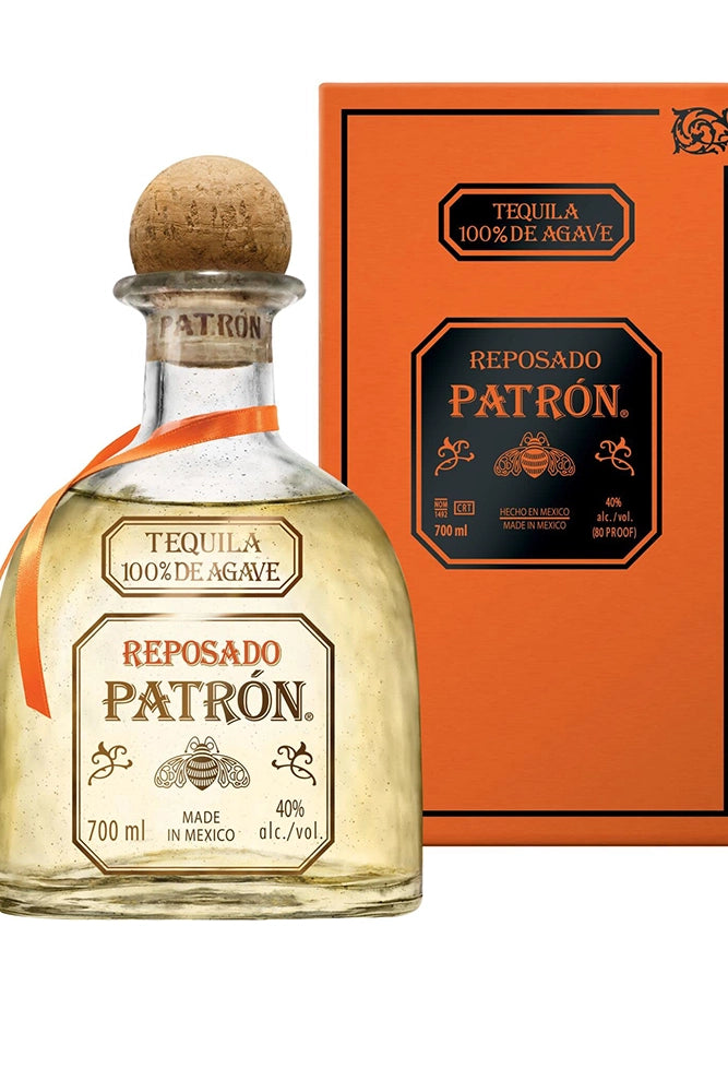 Botella de 70 cl de Tequila Patrón Reposado, 100% agave azul, 40% vol., envejecido en barrica de roble, con notas de vainilla y agave maduro.