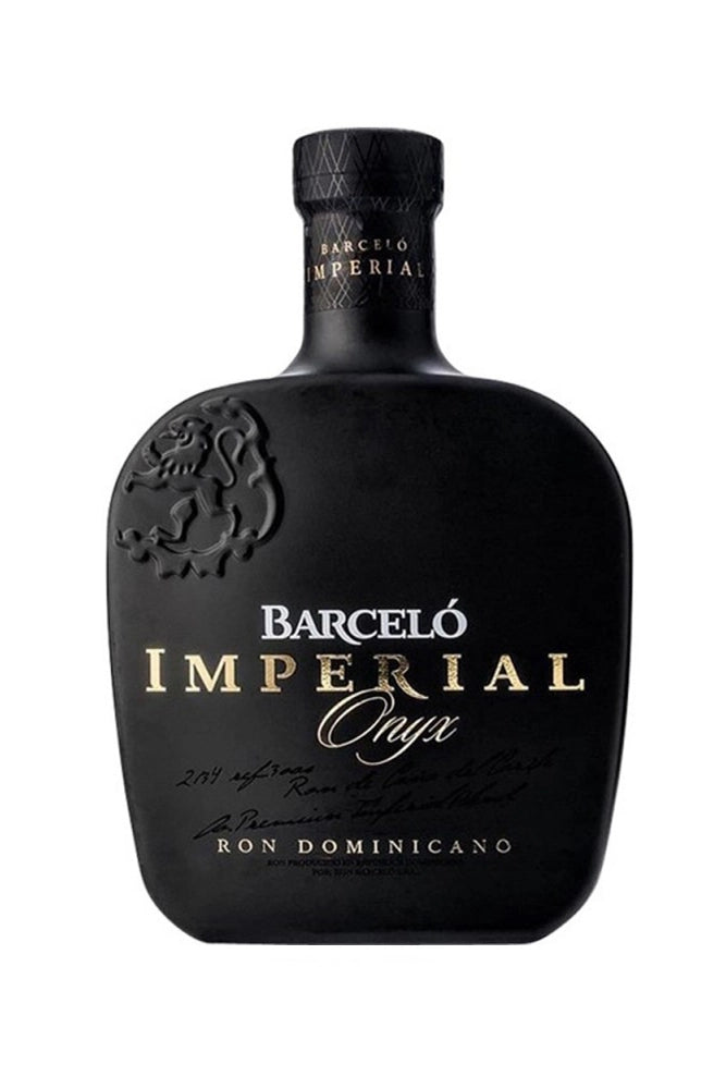 Botella de 70 cl de Ron Barceló Onyx Imperial, ron dominicano premium 38 % vol., filtrado en ónix con notas de tostados, café y frutos secos.