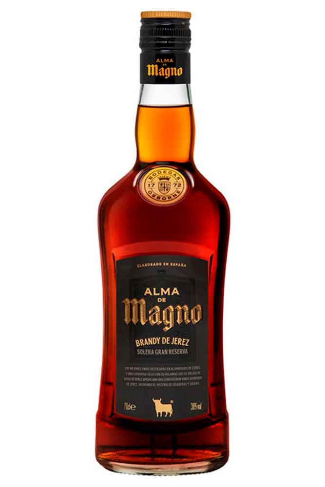 Botella de 70 cl de Brandy Alma de Magno Solera Reserva. Brandy de Jerez ámbar oscuro, suave, con notas a madera y vainilla.