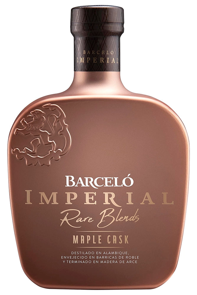 Botella de 70 cl de Barceló Maple Cask Imperial, ron premium 40 % vol. acabado en barrica de arce con notas de caramelo, vainilla y roble.
