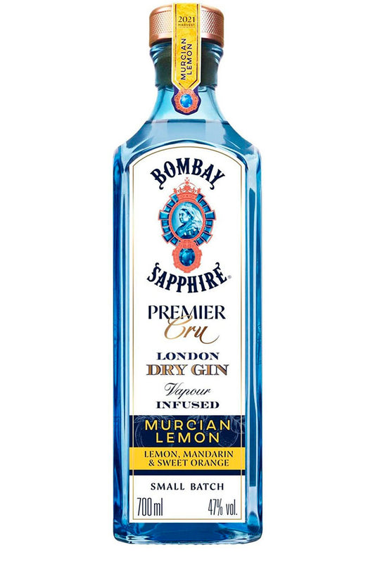 Botella de 70 cl de Bombay Sapphire Premier Cru Murcian Lemon, una ginebra premium con limón murciano y mandarina, ideal para gin-tonics y martinis cítricos. Presentada en botella de vidrio transparente, con sabor fresco, elegante y final prolongado y cítrico.