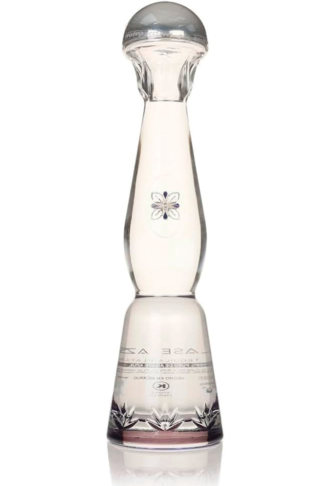 Botella de 70 cl de Tequila Clase Azul Plata, tequila ultra-premium 100% agave azul de Jalisco, notas de limón y manzana verde.