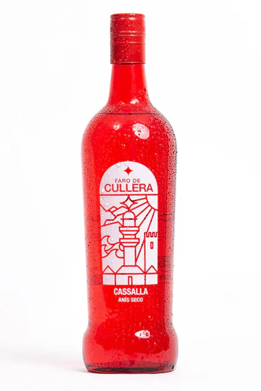 Botella de 1 litro de Cazalla Faro de Cullera, un anís seco tradicional de Valencia. Elaborado con anís estrellado y alcohol neutro, destilado artesanalmente. Ideal como digestivo, solo o con hielo. Presentado en botella de vidrio transparente.