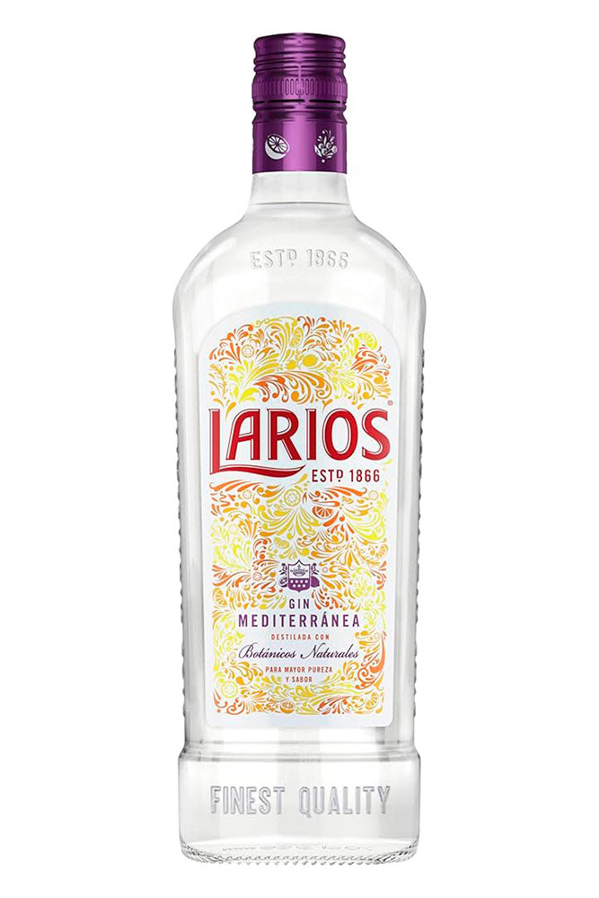 Botella de 1 litro de Ginebra Larios, una ginebra clásica española elaborada con botánicos del Mediterráneo como enebro, limón y naranja. Presentada en botella de vidrio transparente.