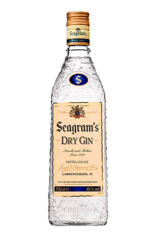 Botella de 70 cl de Ginebra Seagram's, una ginebra americana con perfil seco y especiado, elaborada con botánicos clásicos como enebro, cilantro, naranja y canela. Ideal para gin-tonics con un toque de naranja. Presentada en una botella de vidrio transparente.
