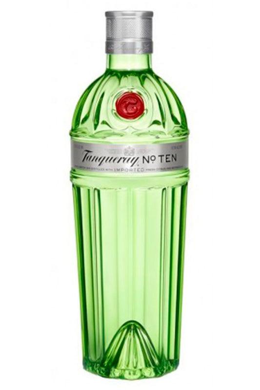 Botella de 70 cl de Ginebra Tanqueray Ten, una ginebra premium inglesa con cítricos frescos, ideal para martinis o gin-tonics de autor. Elaborada con toronja, naranja, lima y manzanilla, y destilada en un alambique especial. Presentada en botella de vidrio de color verde oscuro.


