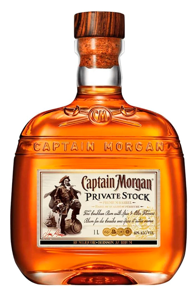 Botella de Captain Morgan Private Stock, ron especiado premium 40% vol., envejecido en barrica de roble, notas de vainilla y caramelo.