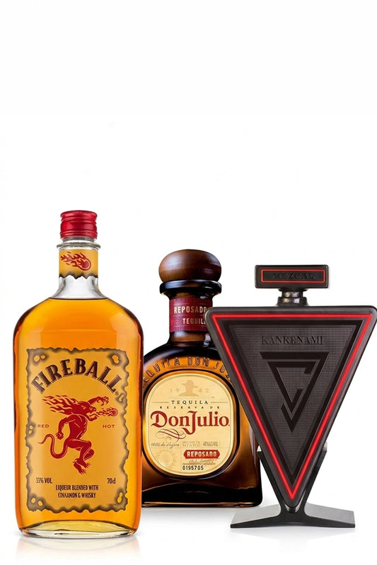 Botella de Mezcal Kankenami Negro Edición Especial y Tequila Don Julio Reposado junto a la miniatura de regalo Fireball sobre fondo blanco.