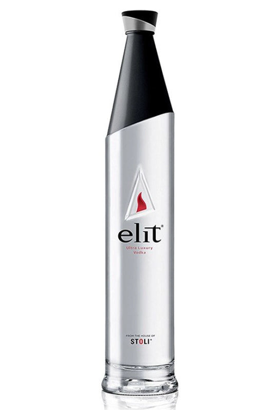 Botella de 70 cl de Vodka Stolichnaya Elit, un vodka ultra premium con filtración a baja temperatura. Ofrece pureza y elegancia gracias a su exclusivo proceso de filtrado a -18 ºC. Presentado en botella de vidrio transparente.