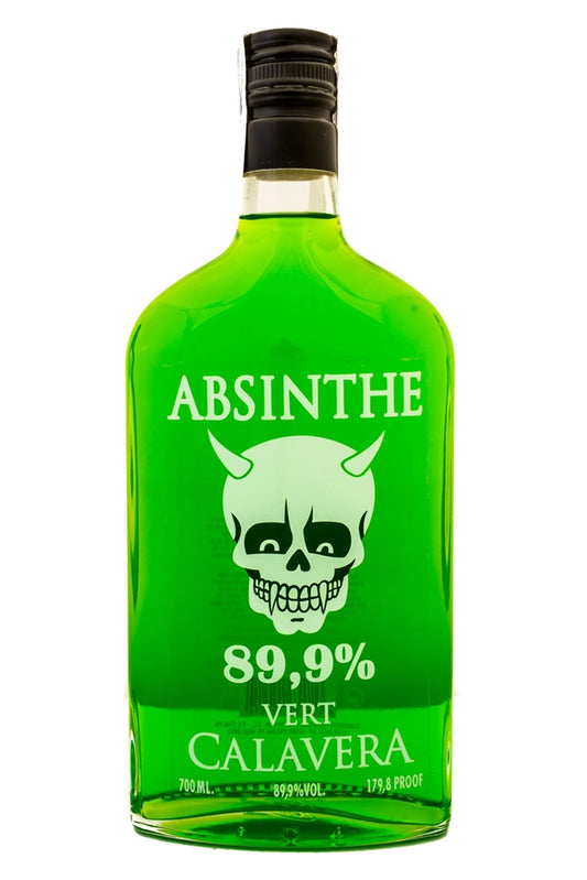 Botella de Absenta Calavera Verde 89,9º 70 cl con diseño verde clásico y brillante.