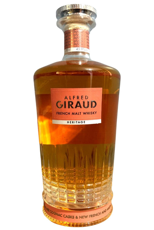 Botella de whisky Alfred Giraud Heritage 70 cl, francés artesanal envejecido en barricas de coñac y roble. Elegante y refinado.