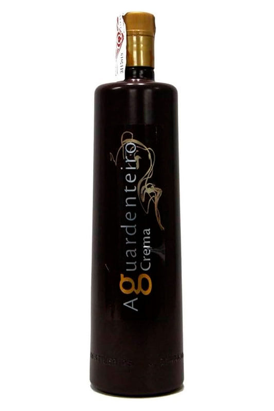 Descubre Crema de Orujo Aguardienteiro, un licor cremoso con base de aguardiente de orujo y toques de café, cacao y vainilla. ¡Perfecto para digestivos y repostería!