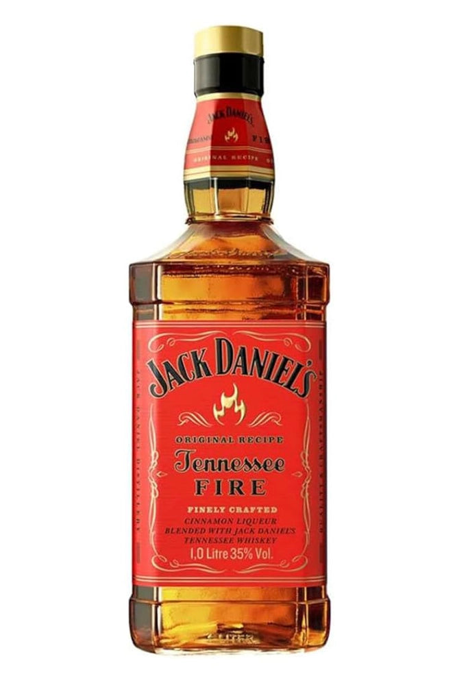 Botella de whisky Jack Daniel’s Fire 1L, mezcla del Old No.7 con licor natural de canela. Dulce, especiado y cálido.