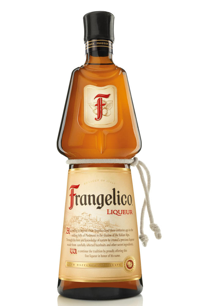 Botella de 70 cl de Licor Frangelico, un licor italiano de avellana con un sabor suave y dulce, ideal para cócteles y postres.