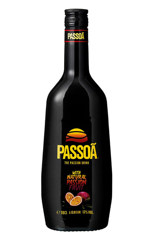 Botella de 70 cl de Licor Passoã, un licor tropical de fruta de la pasión con un color rojo oscuro, perfecto para cócteles veraniegos.