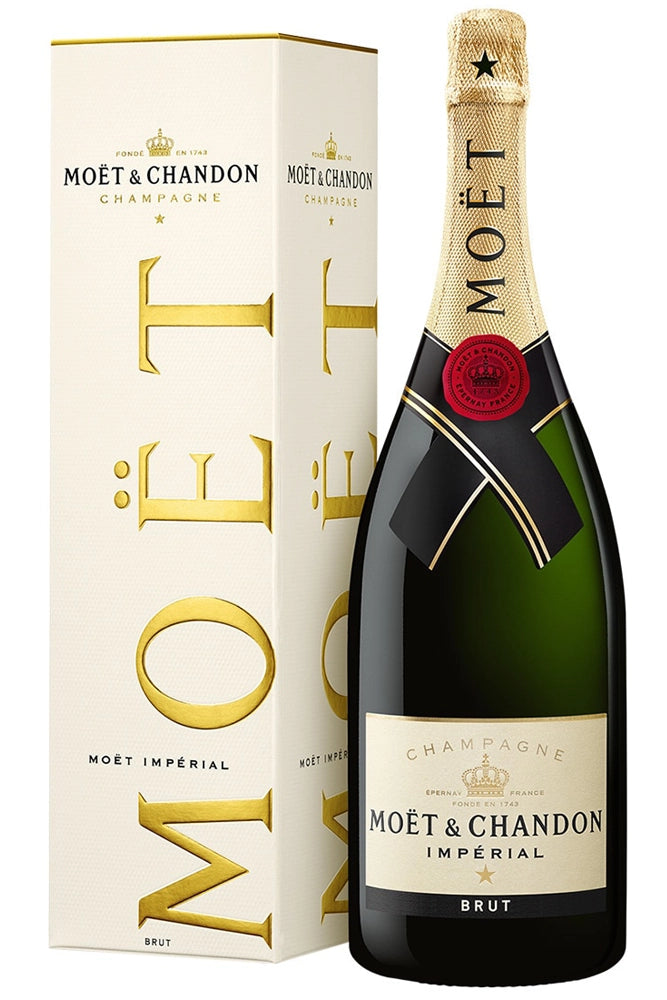 Botella Magnum 1,5 L de Moët & Chandon Brut Impérial, dorado pálido y elegante, con burbuja fina y aromas de fruta blanca y acacia.
