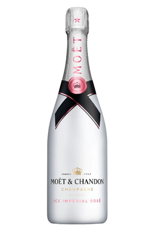 Botella de Moët & Chandon Ice Impérial Rosé 75 cl, color rosa brillante, diseñada para disfrutarse con hielo y destacada por aromas de frutos rojos.