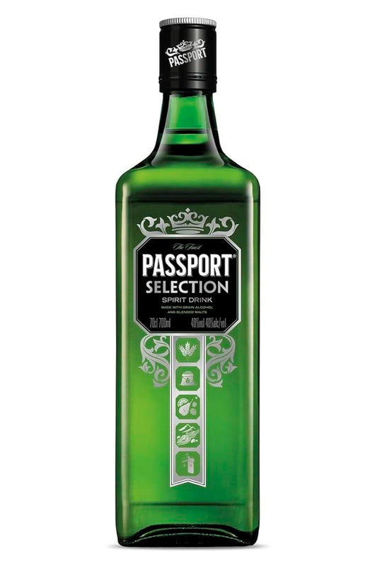 Botella de 70 cl de Passport Scotch, whisky escocés blended 40 % vol., mezcla de grano y malta, perfil suave y versátil para combinados.