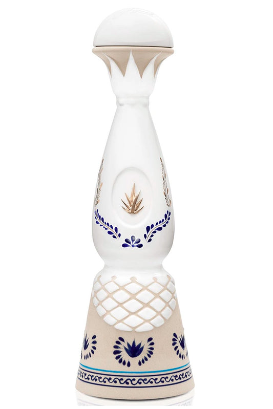 Botella de cerámica de Clase Azul Añejo 70 cl – tequila ultra-premium 100% agave azul, envejecido en barrica, notas de canela y toffee.