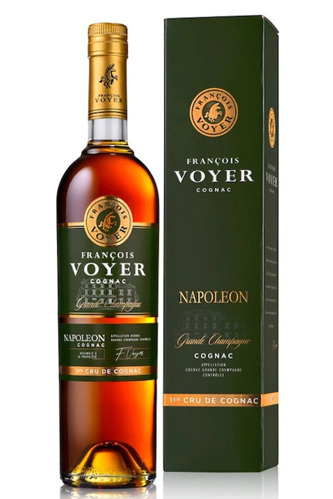 Botella Voyer Napoléon 70 cl, cognac de Grande Champagne con notas de fruta y vainilla.