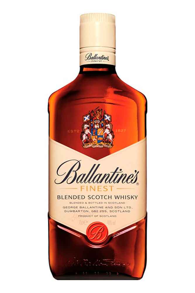 Botella de 70 cl de Ballantine’s Finest. Whisky blended escocés dorado, 40º. Clásico, suave y con notas de manzana y vainilla.