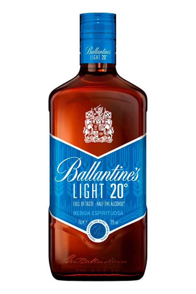 Botella de 70 cl de Ballantine’s Light. Whisky dorado de 20º, bajo en alcohol. Sabor suave, con notas de fruta y vainilla.