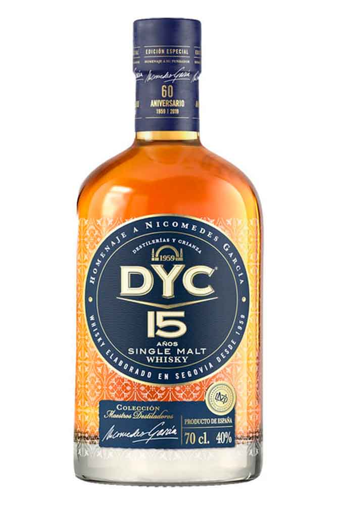 Botella de 70 cl de Whisky DYC 15 Años Blended. Color ámbar, 40º. Envejecido 15 años. Suave, con notas de frutos secos y roble.