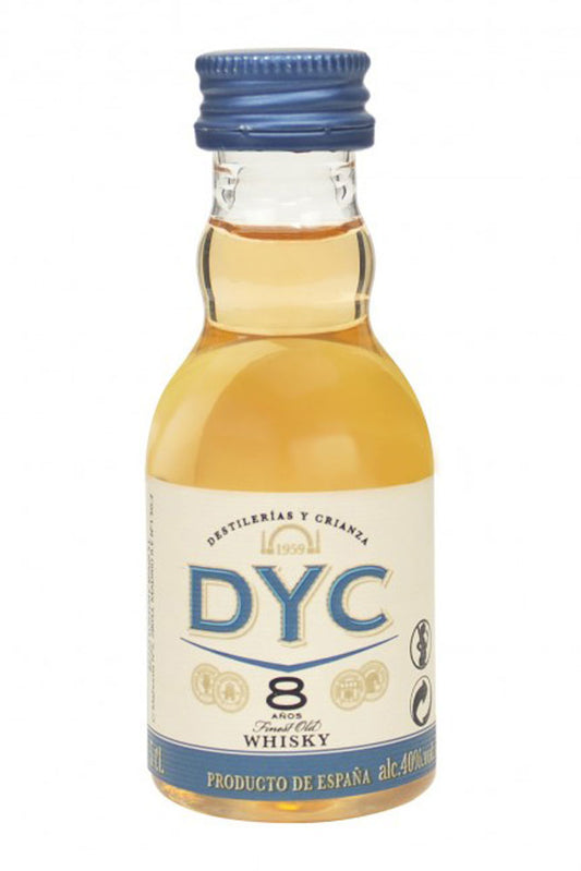 Botella mini de Whisky DYC 8 años 5 cl, whisky español envejecido en roble. Suave y cálido, ideal para catas o disfrutar con hielo.