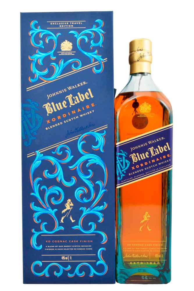 Botella de 70 cl de Johnnie Walker Blue Label. Whisky ultra premium, color ámbar profundo, 40º. Sabor complejo y aterciopelado.